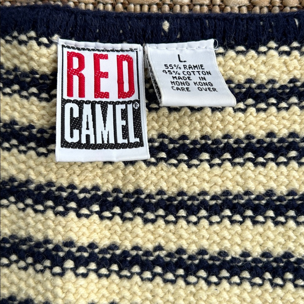 Vintage retro Early 1990’s Red Camel Cardigan Sweater, Size large - Picture 4 of 7